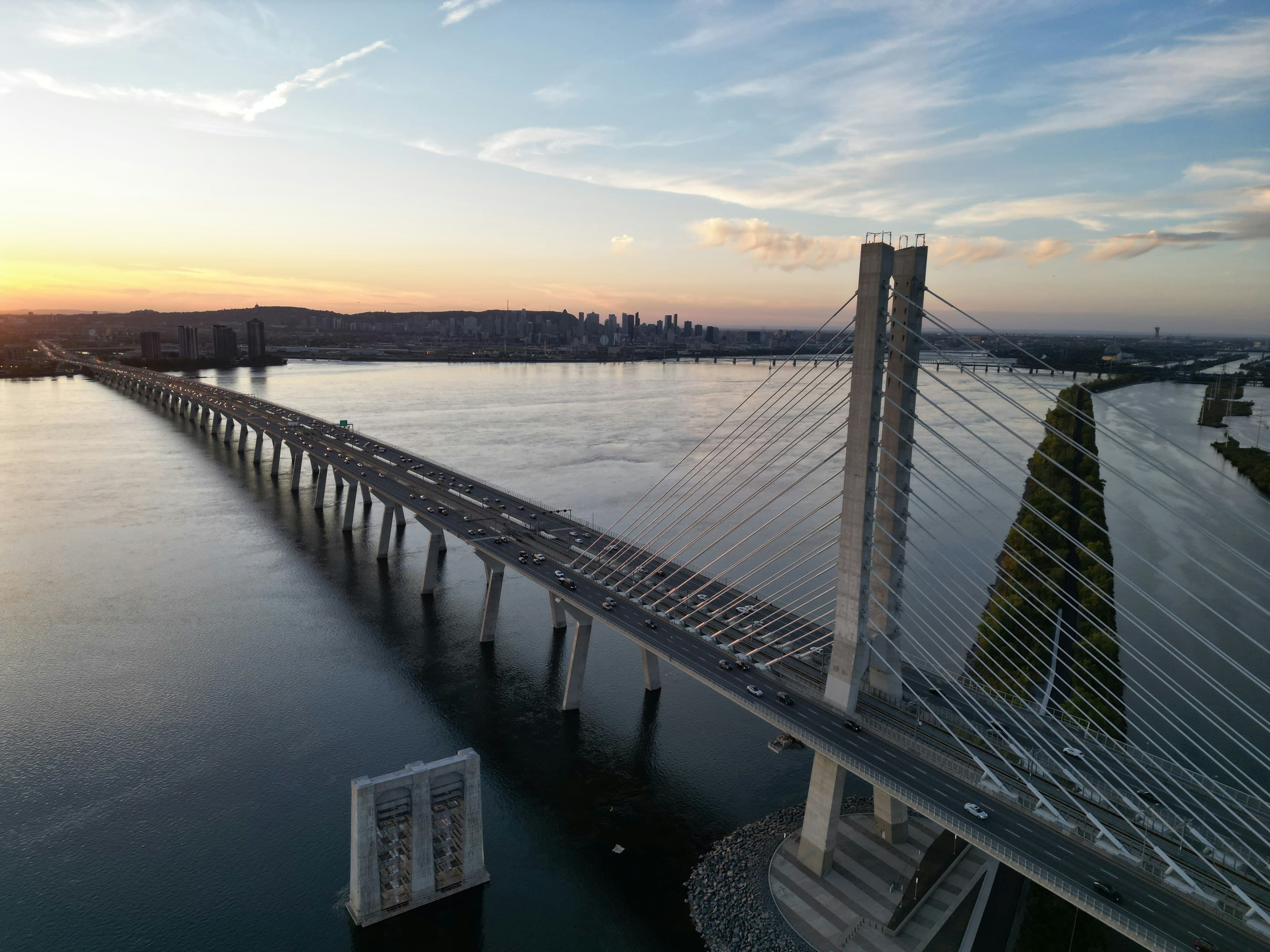 Vue du pont Samuel-De Champlain.