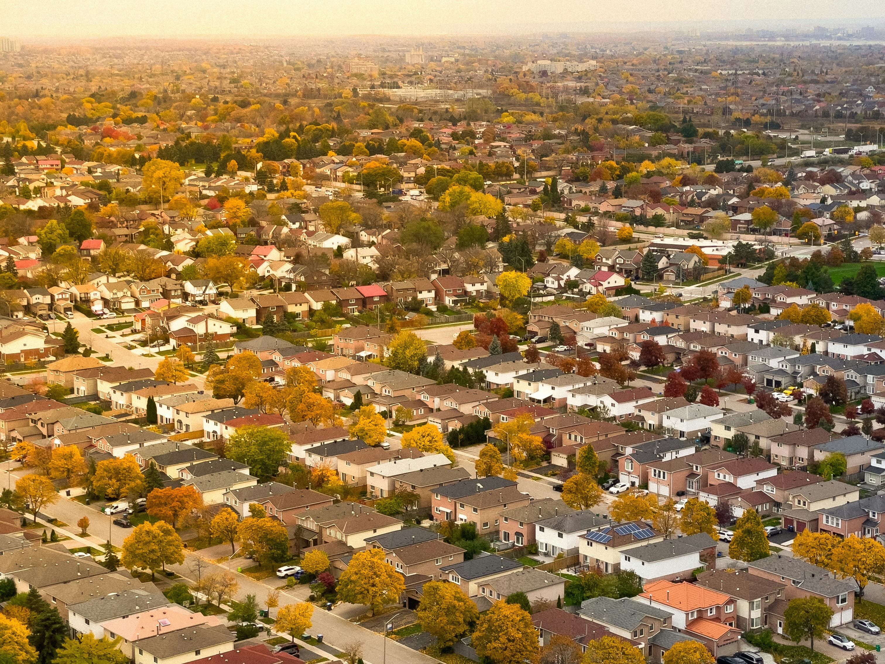 Résidence et aperçu du quartier environnant.